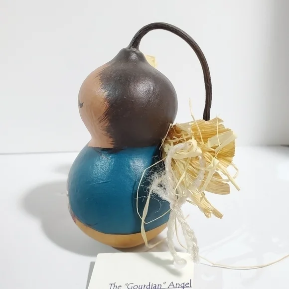The "Gourdian" Angel Gourd Guardian handpainted signed Jm Smith - Picture 7 of 7